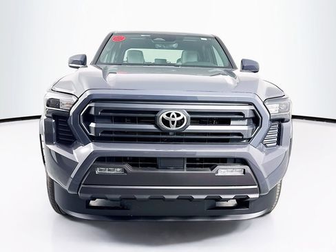 Used 2025 Toyota Tacoma SR5 image 2