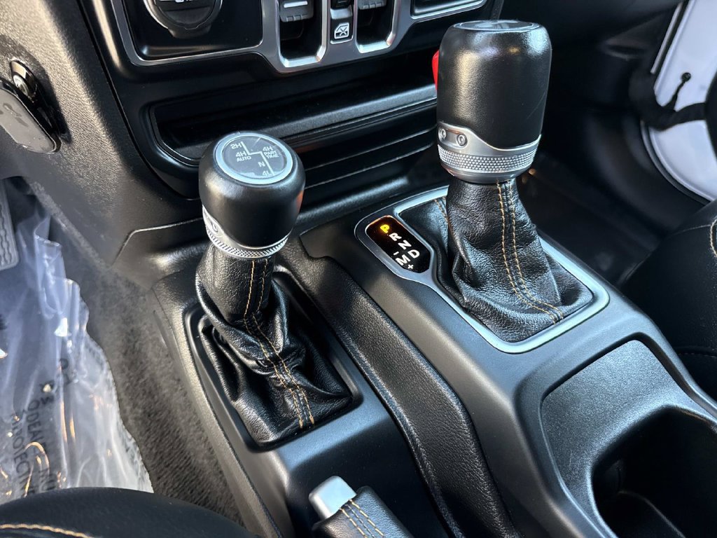 Used 2021 Jeep Wrangler Unlimited Sahara AWD/4WD image 33