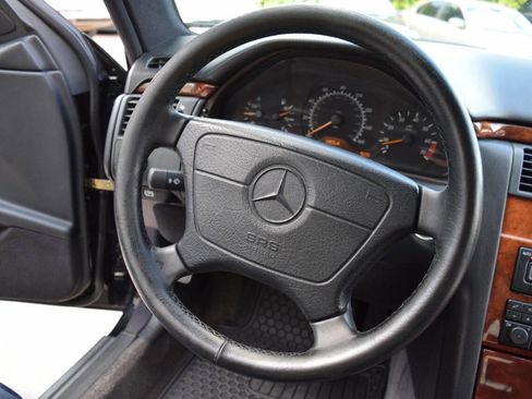 Used 1998 Mercedes-Benz E 320 Sedan image 43