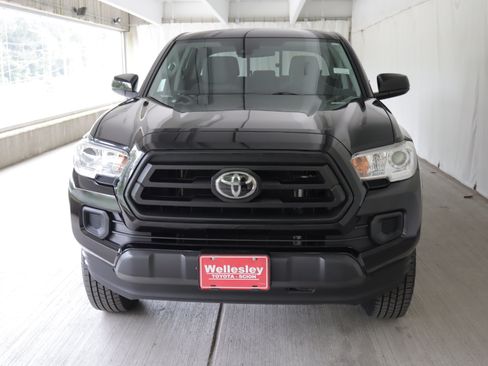 Used 2022 Toyota Tacoma SR AWD/4WD image 3