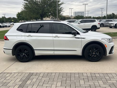 Used 2024 Volkswagen Tiguan SE R-Line w/ MDO Package, Three-Row FWD image 11