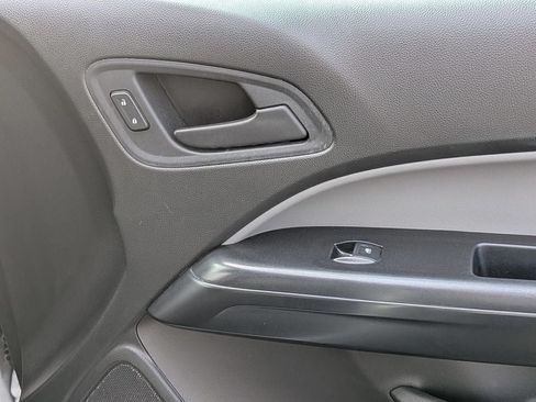 Used 2022 Chevrolet Colorado W/T AWD/4WD image 31
