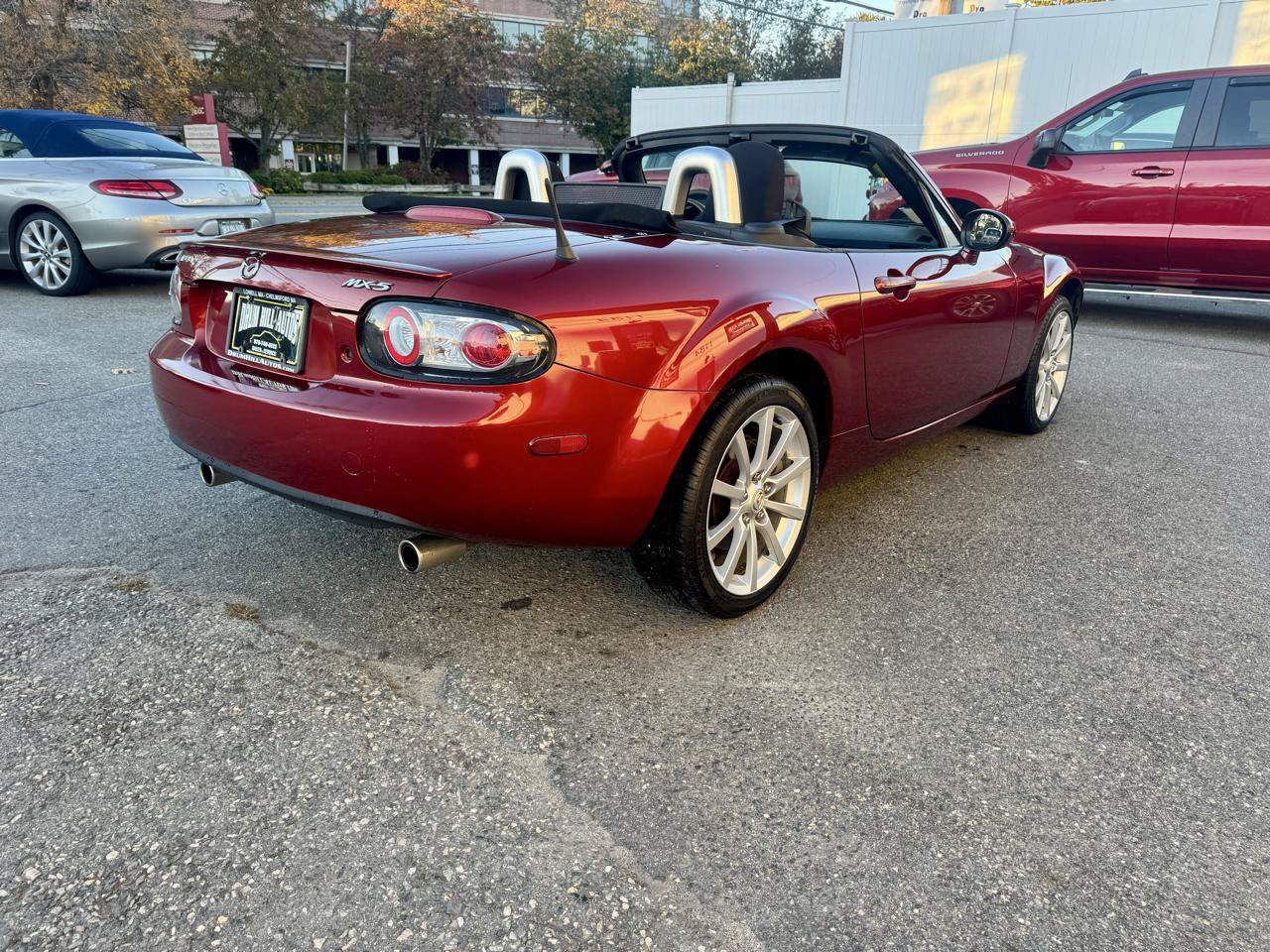 Used 2007 MAZDA MX-5 Miata Touring w/ Suspension Pkg RWD image 9