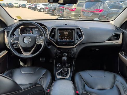 Used 2018 Jeep Cherokee Limited AWD/4WD image 17