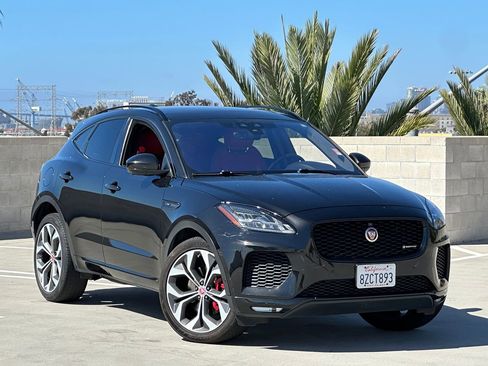Used 2019 Jaguar E-PACE R-Dynamic SE image 3