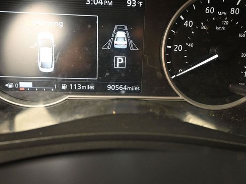 Used 2021 Nissan Versa SR w/ Convenience Package FWD image 13