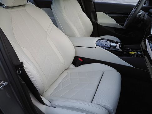 Used 2024 BMW 530i xDrive 530i xDrive w/ Convenience Package image 20