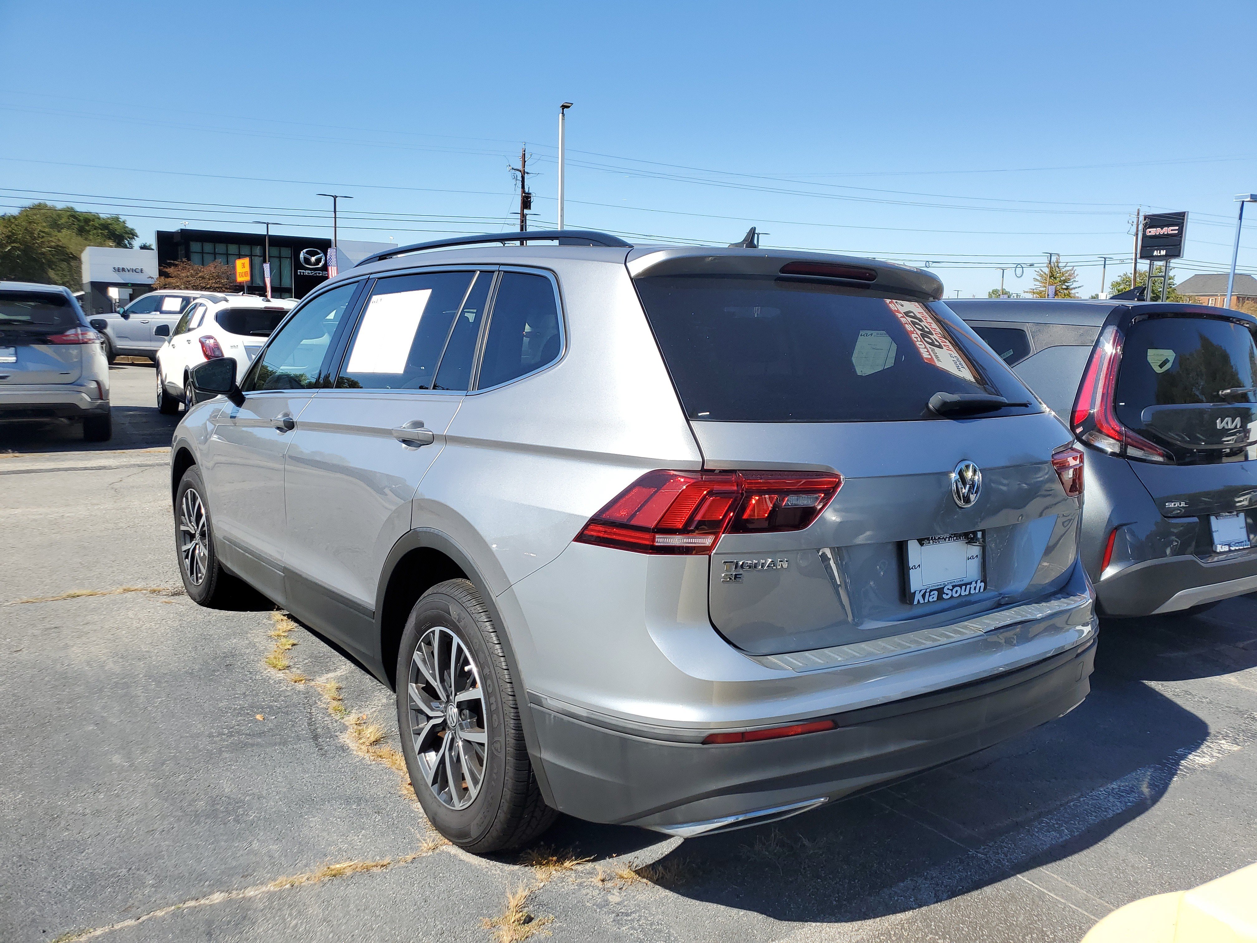 Used 2019 Volkswagen Tiguan SE w/ Panoramic Sunroof Package FWD image 4