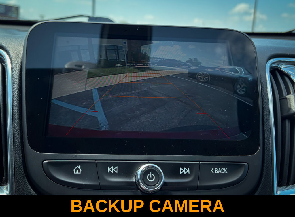 Used 2016 Chevrolet Malibu LT FWD image 4