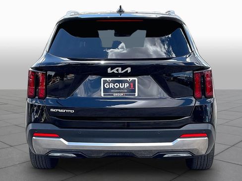 Used 2025 Kia Sorento S FWD image 5