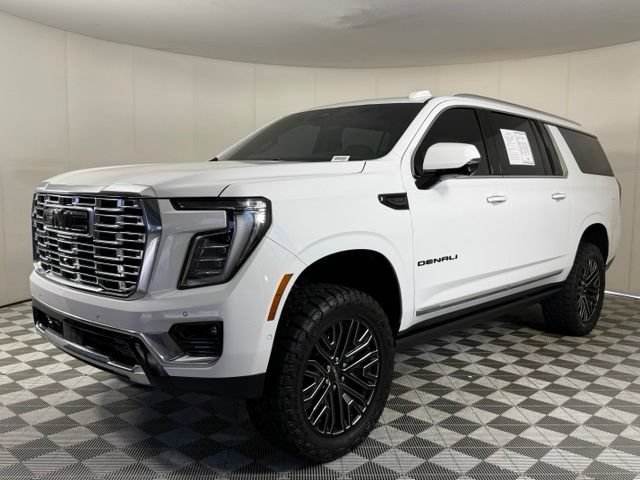Used 2025 GMC Yukon XL Denali w/ Sun & Power Step Package RWD image 2