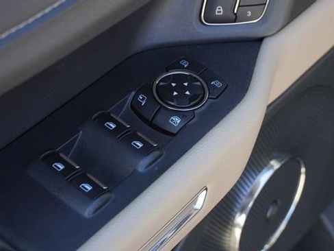 Used 2024 Ford Expedition Limited image 23