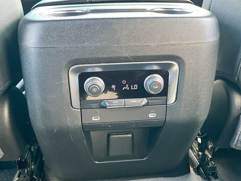 Used 2024 Chevrolet Tahoe LT RWD image 25