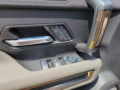 New 2025 GMC Hummer EV 3X w/ LPO, Illumination Package image 31