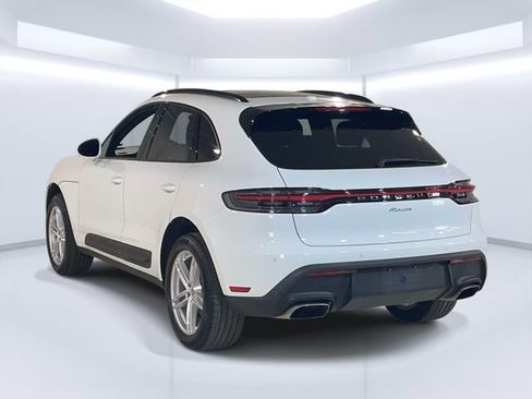 Certified 2026 Porsche Macan AWD/4WD image 3