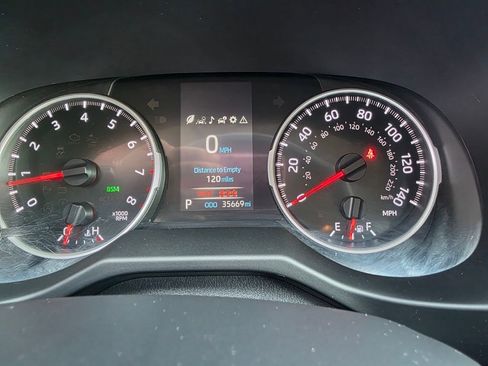 Used 2021 Toyota RAV4 XLE Premium image 12