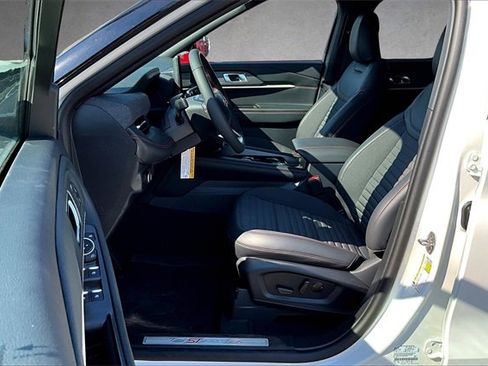 New 2025 Ford Explorer ST-Line w/ Premium Package image 9