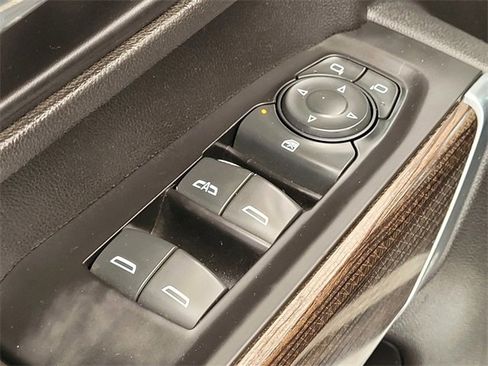 Used 2020 Chevrolet Silverado 2500 LT w/ Z71 Off-Road Package image 17