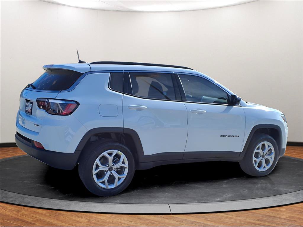 New 2026 Jeep Compass Latitude AWD/4WD image 15