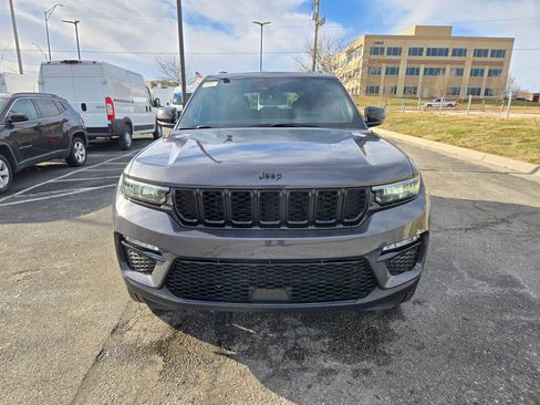 New 2025 Jeep Grand Cherokee Limited image 10