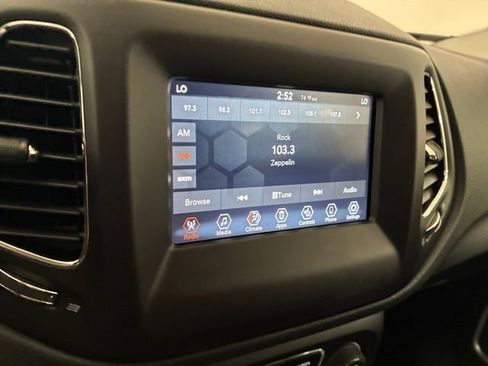 Used 2019 Jeep Compass Latitude w/ Popular Equipment Group AWD/4WD image 26