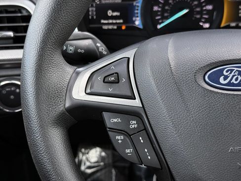 Used 2019 Ford Fusion SE FWD image 26