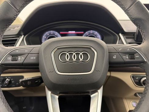 Used 2023 Audi Q5 2.0T Premium Plus w/ Premium Plus Package AWD/4WD image 16