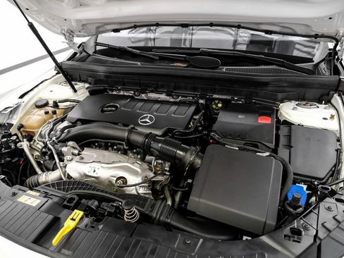 Used 2021 Mercedes-Benz GLB 250 w/ Premium Package image 53