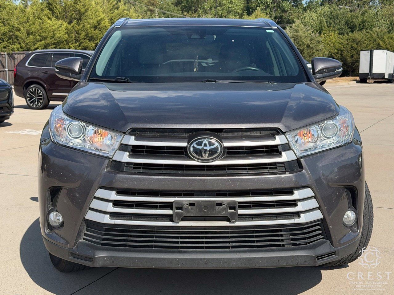 Used 2019 Toyota Highlander XLE FWD image 2