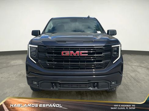 Used 2026 GMC Sierra 1500 Elevation image 9