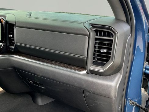 Used 2024 Chevrolet Silverado 1500 LT image 24