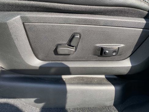 Used 2022 RAM 2500 Laramie AWD/4WD image 16