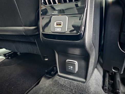 Certified 2022 Jeep Compass Limited image 37