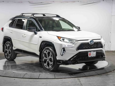 Certified 2021 Toyota RAV4 XSE w/ Weather Package AWD/4WD image 6
