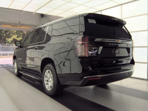 Used 2021 Chevrolet Suburban LS AWD/4WD image 6