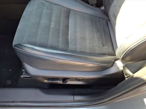 Used 2024 Mitsubishi Outlander AWD image 6