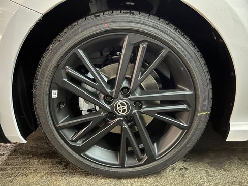 New 2026 Toyota Camry Hybrid FWD image 6