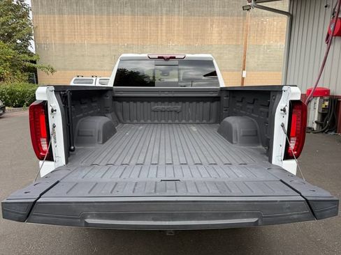 Used 2024 GMC Sierra 1500 AT4 w/ Technology Package AWD/4WD image 23