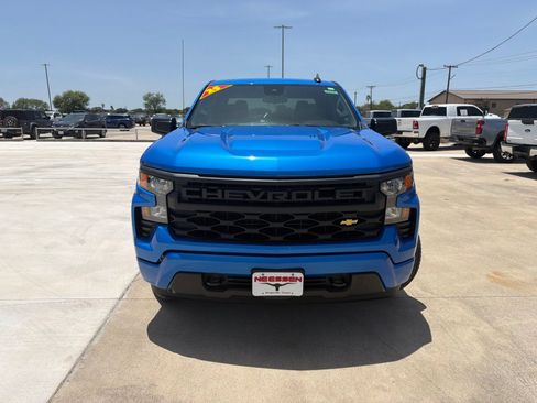 Used 2025 Chevrolet Silverado 1500 Custom RWD image 2