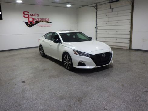 Used 2019 Nissan Altima 2.5 SR w/ SR Premium Package FWD image 5