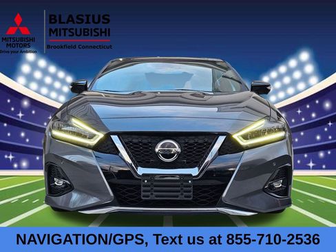 Used 2019 Nissan Maxima SR w/ Premium Package image 3