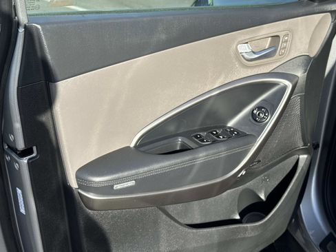 Used 2019 Hyundai Santa Fe XL image 18