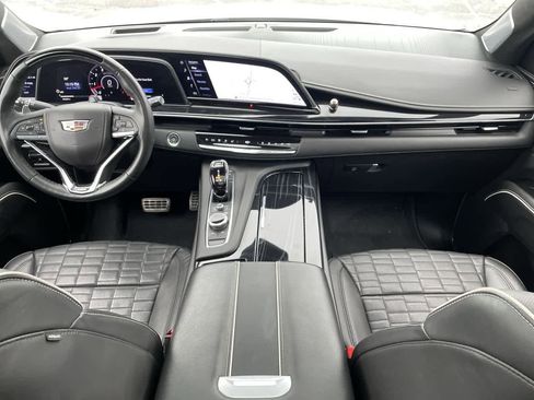Certified 2023 Cadillac Escalade ESV V image 28