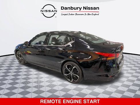 Certified 2023 Nissan Altima 2.5 SR w/ SR Premium Package FWD image 6