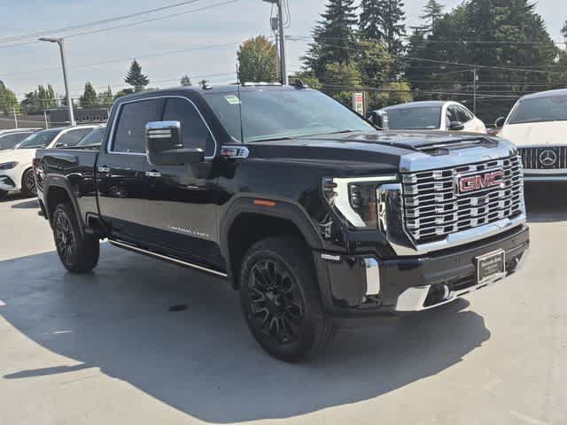 Used 2025 GMC Sierra 2500 Denali AWD/4WD image 2