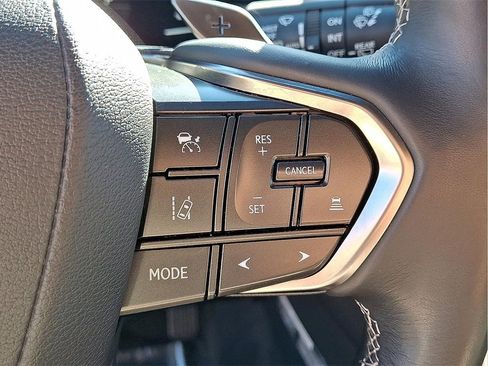 Used 2023 Lexus LX 600 4WD w/ Luxury Package image 26