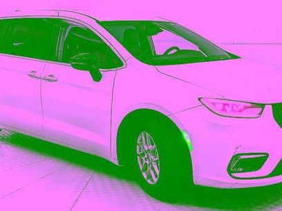 Used 2024 Chrysler Pacifica Touring-L