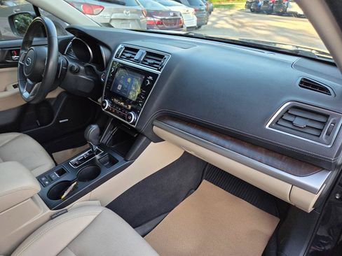 Used 2018 Subaru Outback 2.5i Limited AWD/4WD image 16