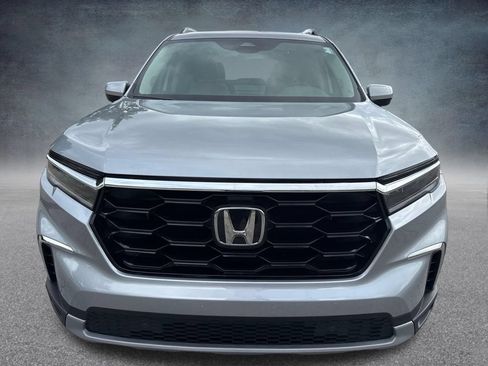 Used 2023 Honda Pilot Touring image 8