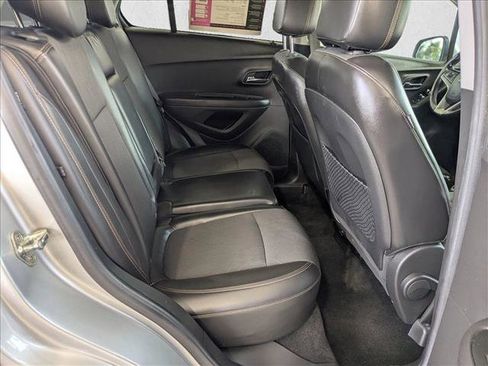 Used 2019 Chevrolet Trax LT w/ LT Convenience Package FWD image 18